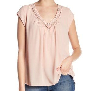 NWT Daniel Rainn Scallop Lace Trim V-Neck | S Petite